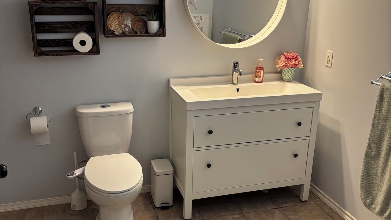 Photo of Bathroom in Salmon Arm