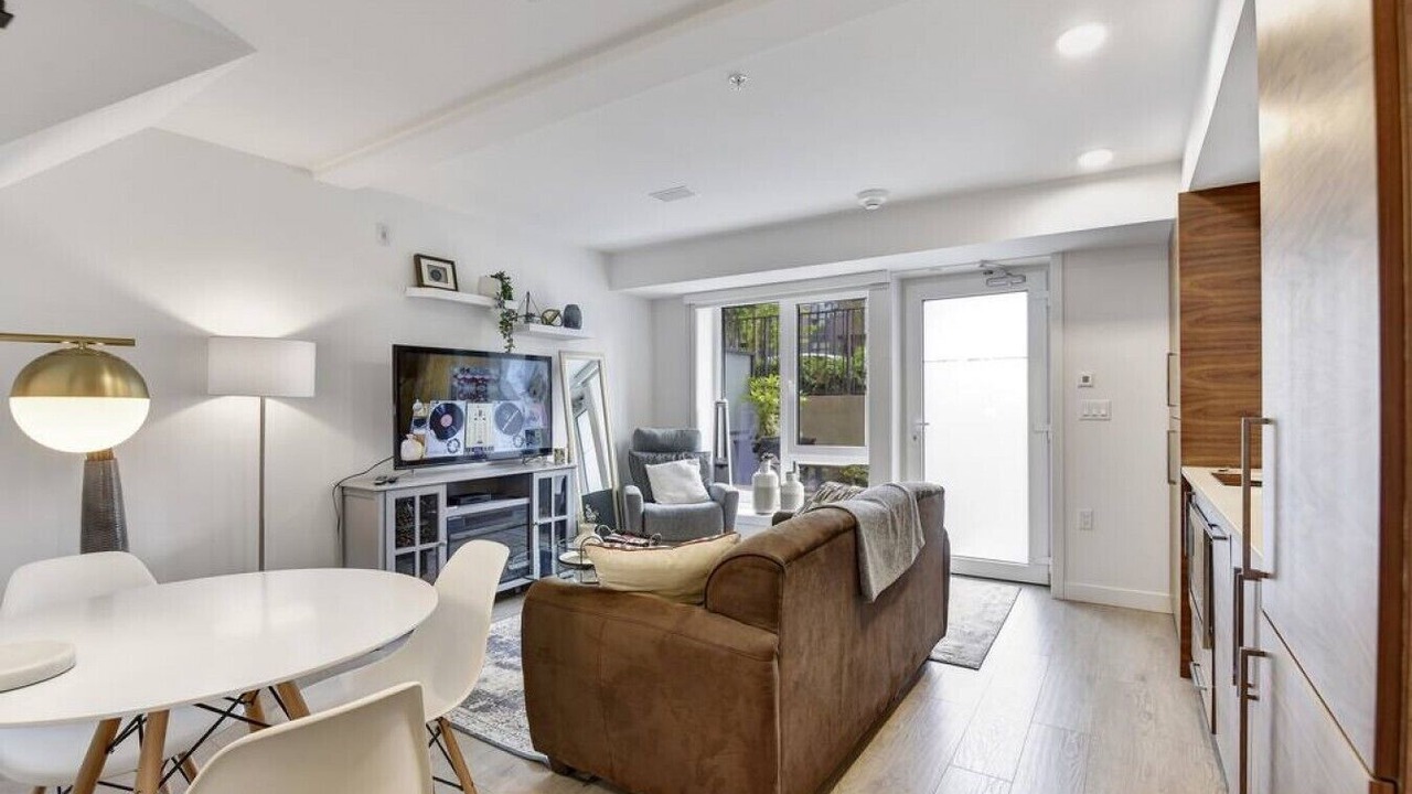 Photo of Livingroom in Lower Lonsdale