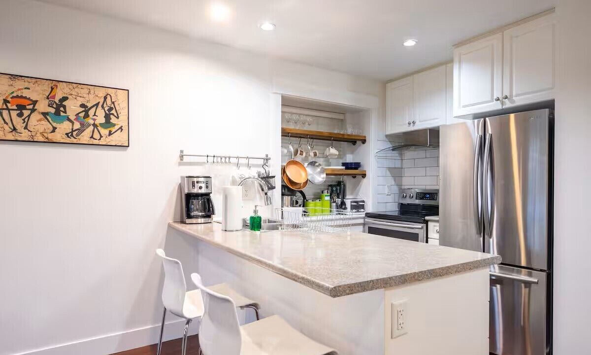 Photo of Kitchen in Central Lonsdale