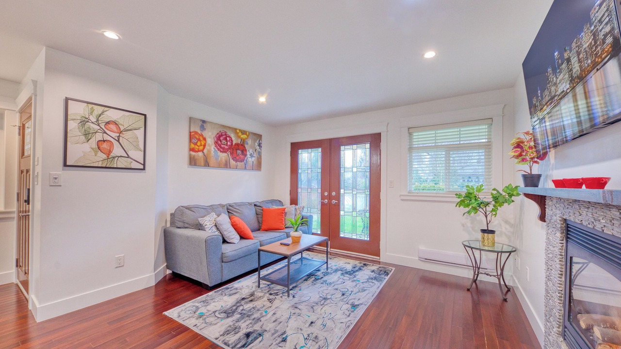 Photo of Livingroom in Central Lonsdale