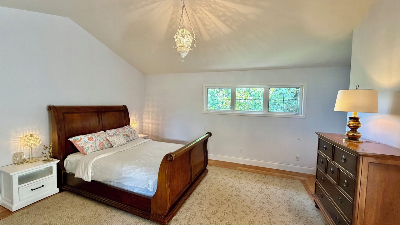 Photo of Bedroom in Crescent Beach