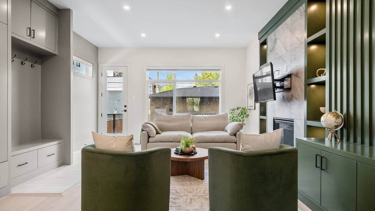Photo of Livingroom in Shaganappi