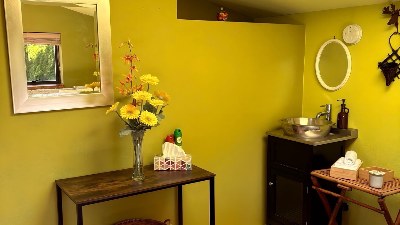 Photo of Bedroom in Canyon Heights