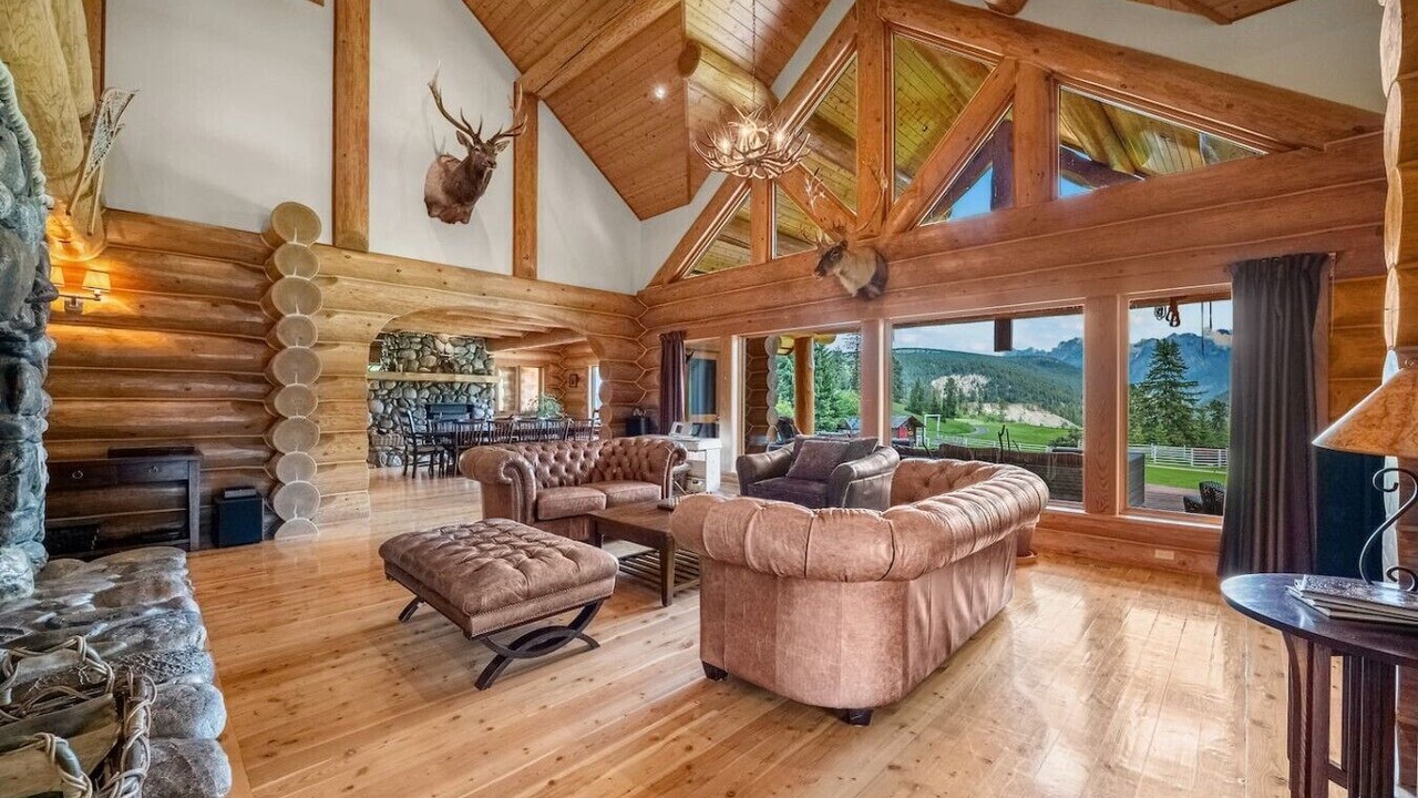 Photo of Livingroom in East Kootenay