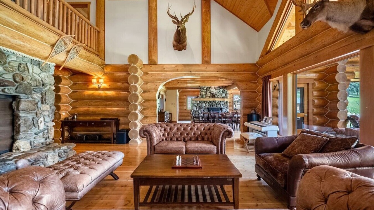 Photo of Livingroom in East Kootenay