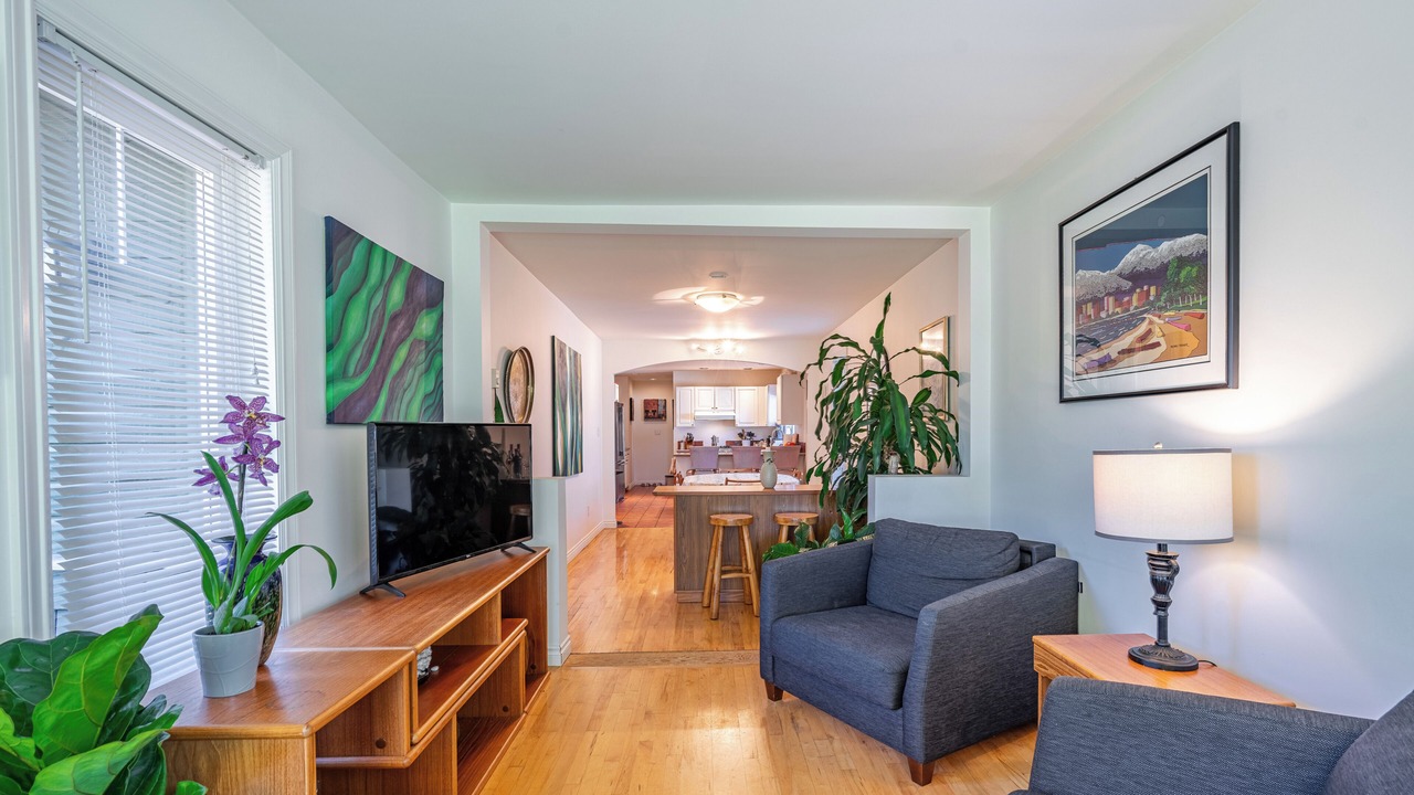Photo of Livingroom in Esquimalt