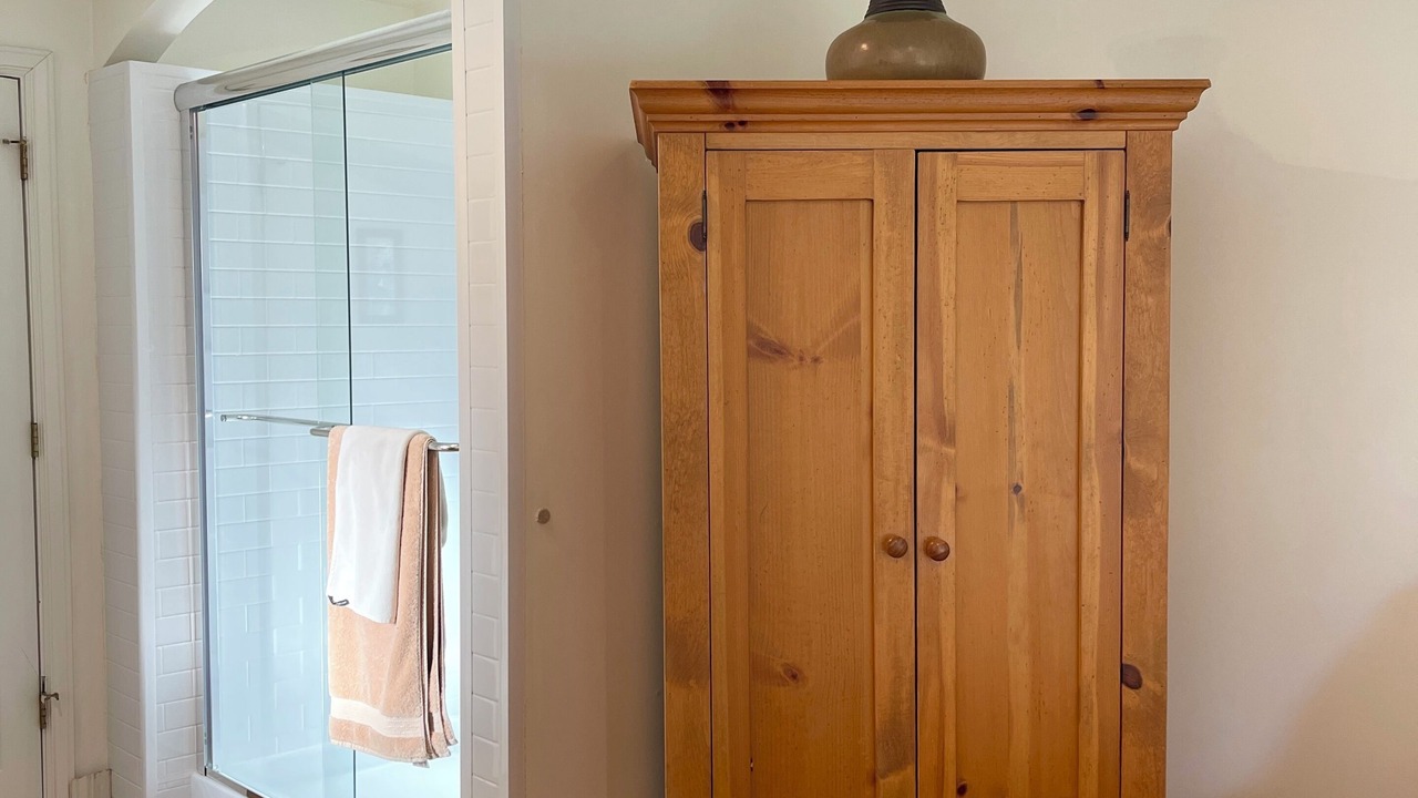Photo of Bedroom in Esquimalt