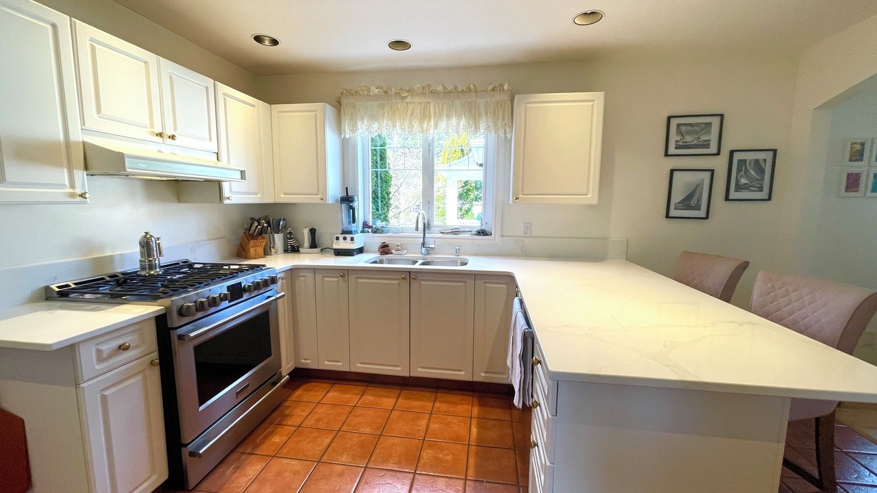 Photo of Kitchen in Esquimalt