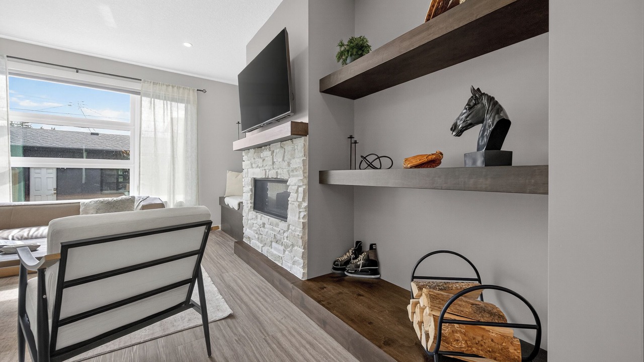 Photo of Livingroom in Northwest Calgary
