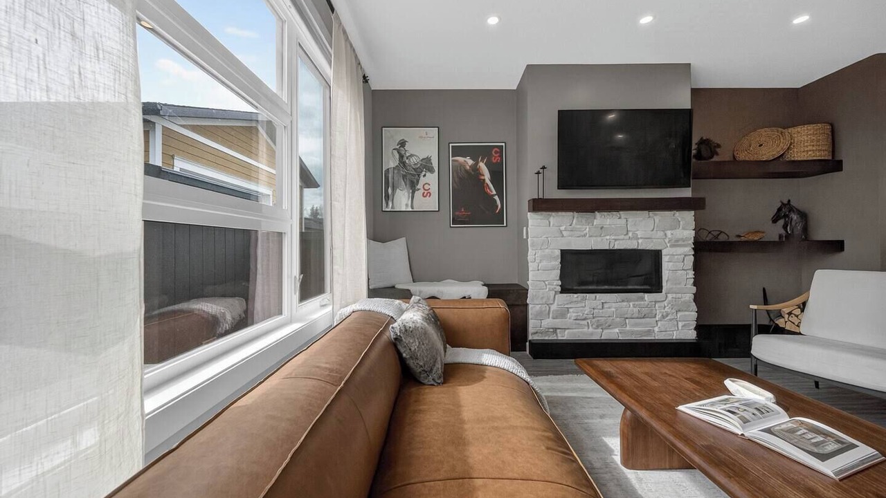 Photo of Livingroom in Northwest Calgary