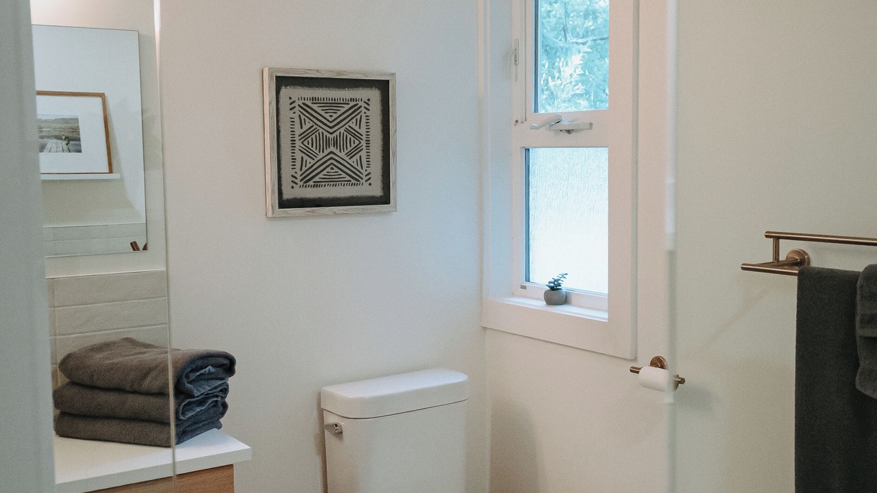 Photo of Bathroom in Quathiaski Cove