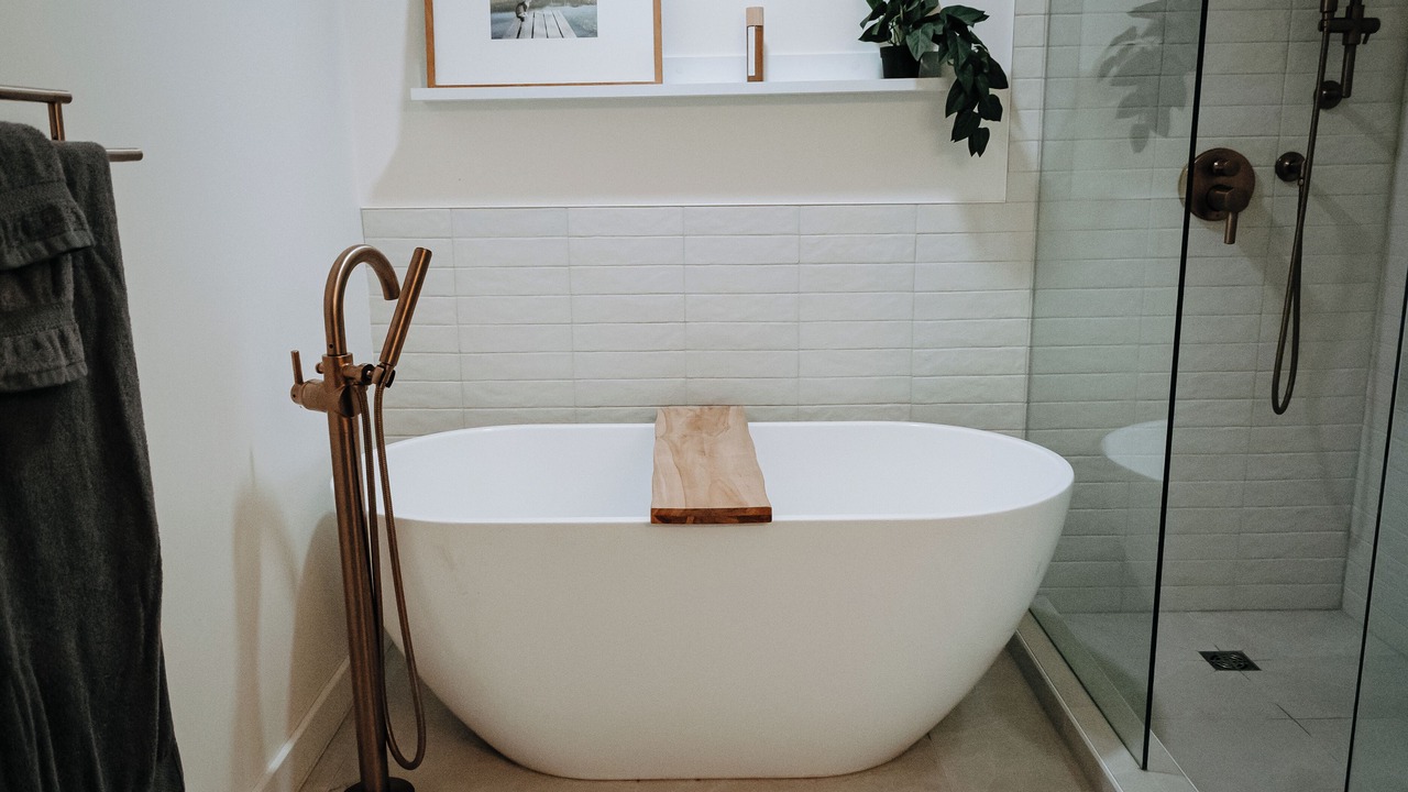 Photo of Bathroom in Quathiaski Cove
