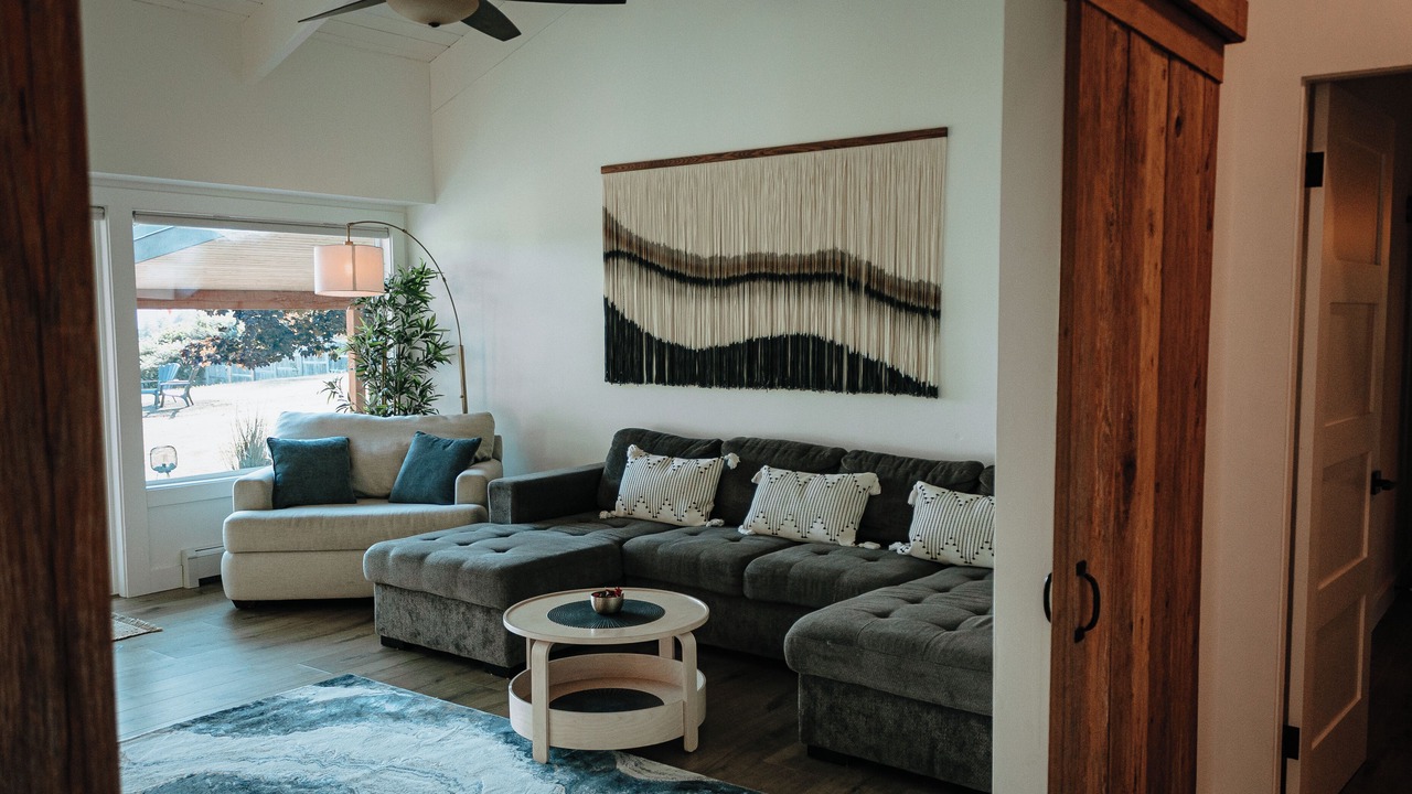Photo of Livingroom in Quathiaski Cove