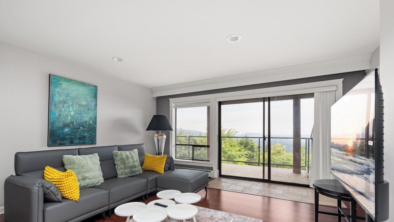 Photo of Livingroom in West Vancouver