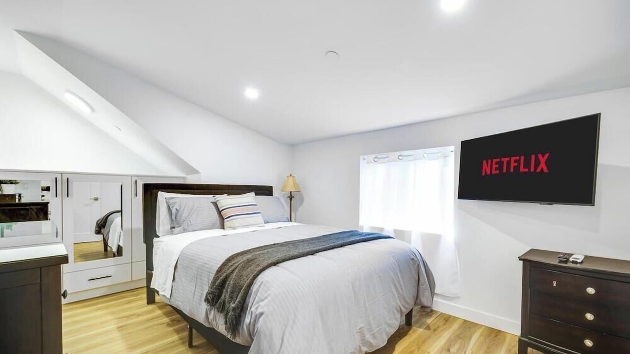 Photo of Bedroom in Sunset
