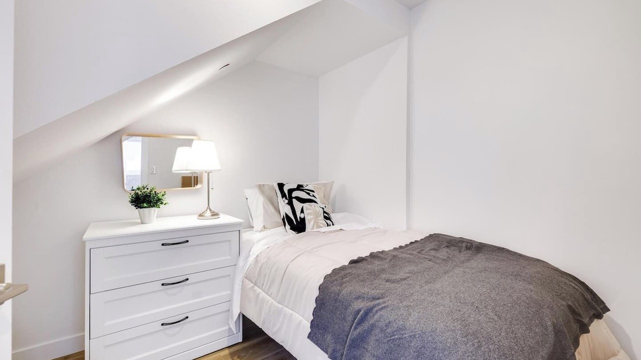 Photo of Bedroom in Sunset
