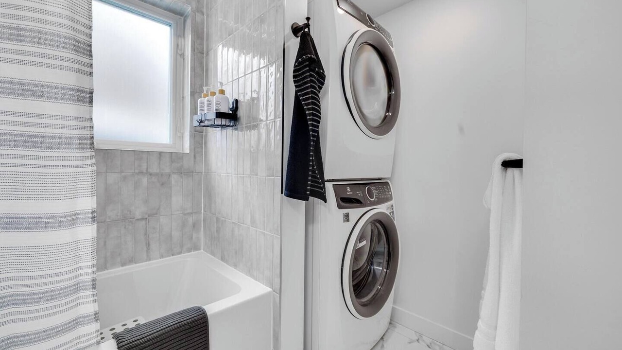 Photo of Bathroom in Sunset