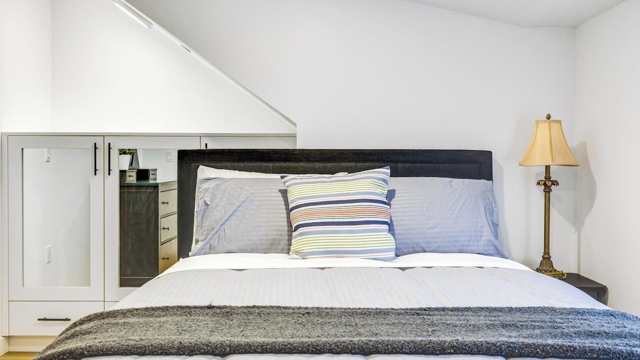 Photo of Bedroom in Sunset