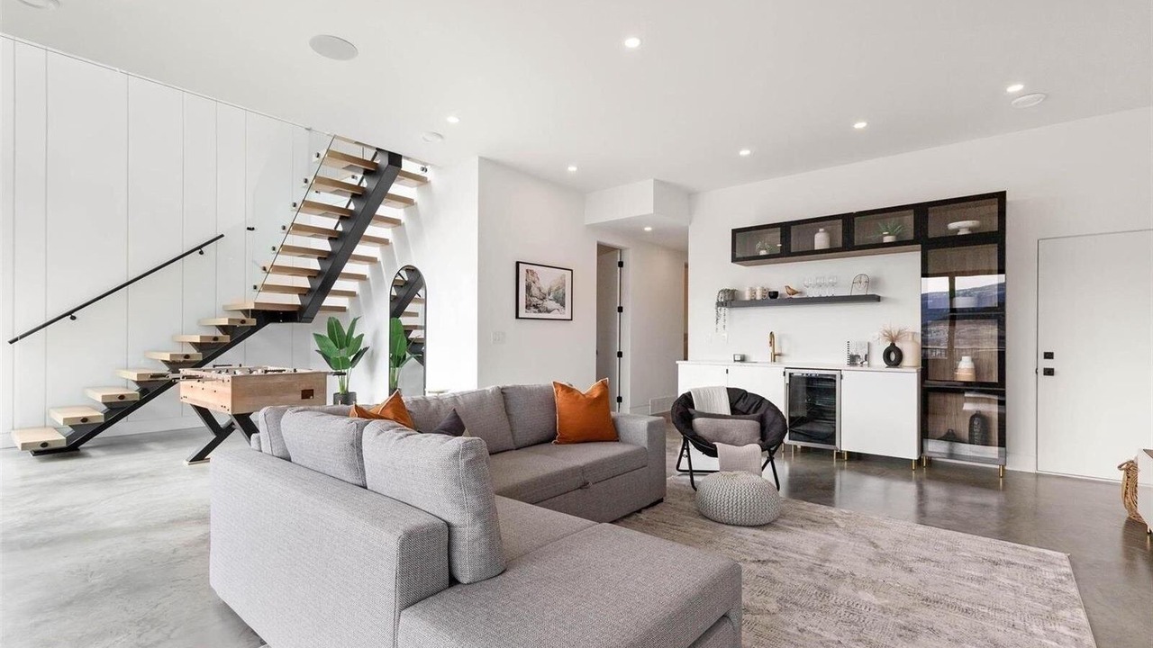 Photo of Livingroom in Black Mountain