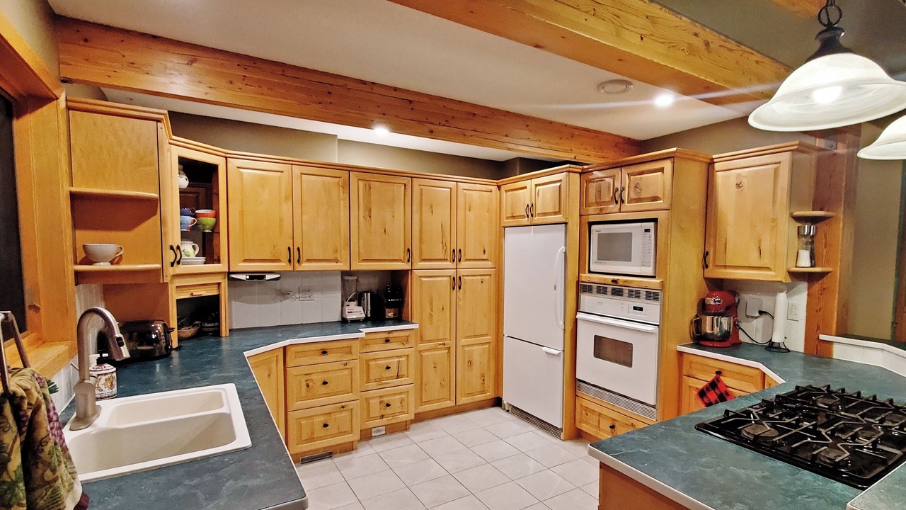 Photo of Kitchen in Sunburst Estates