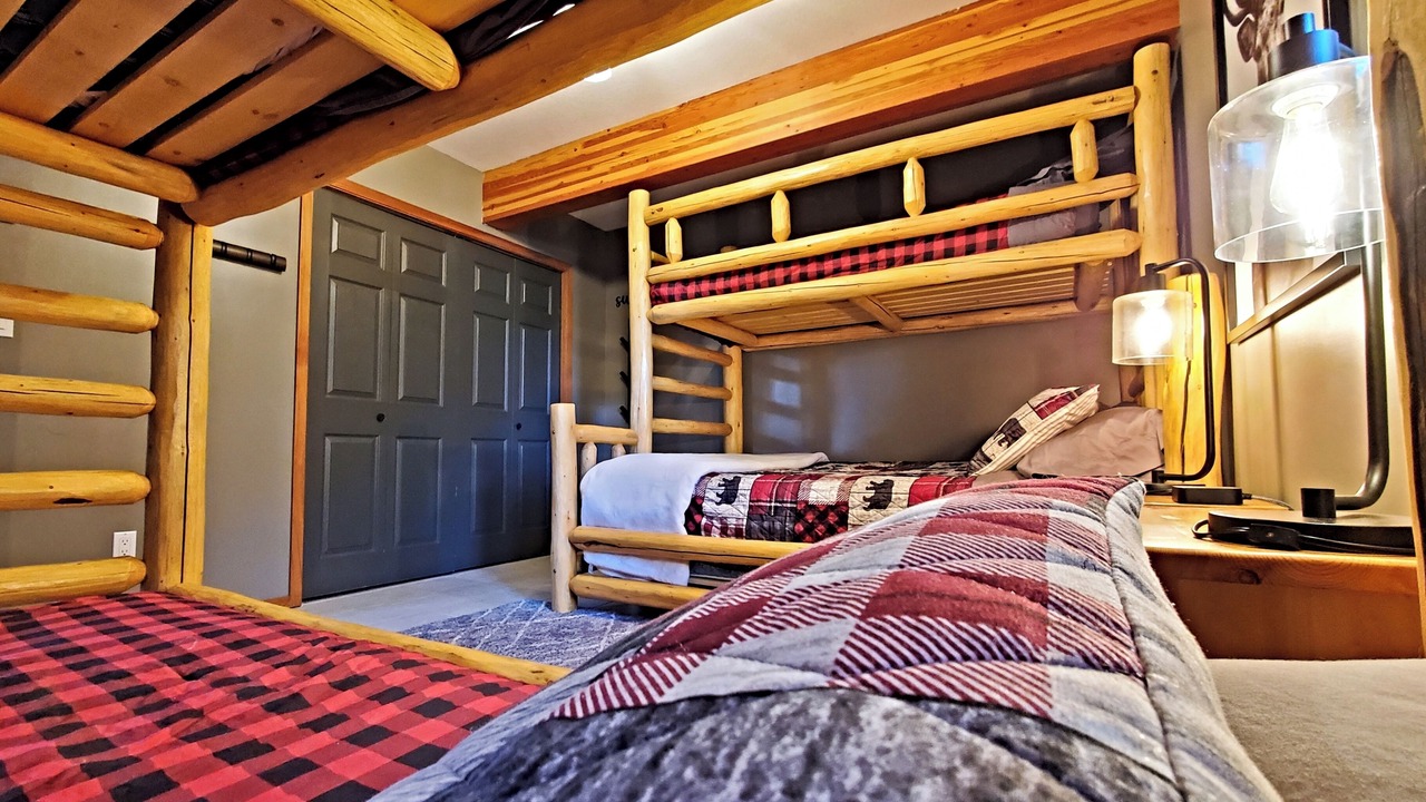 Photo of Bedroom in Sunburst Estates