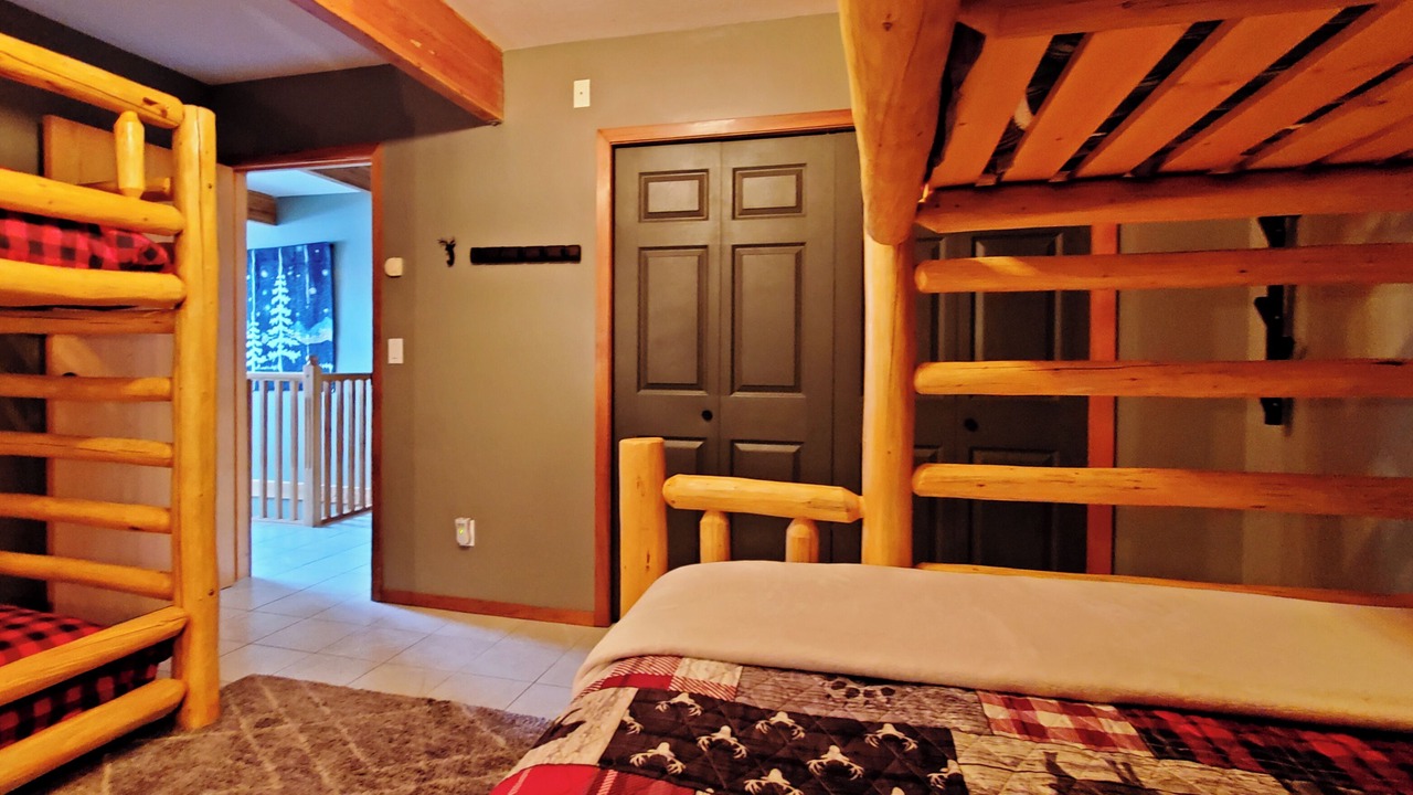 Photo of Bedroom in Sunburst Estates