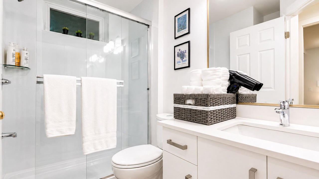 Photo of Bathroom in Sunset
