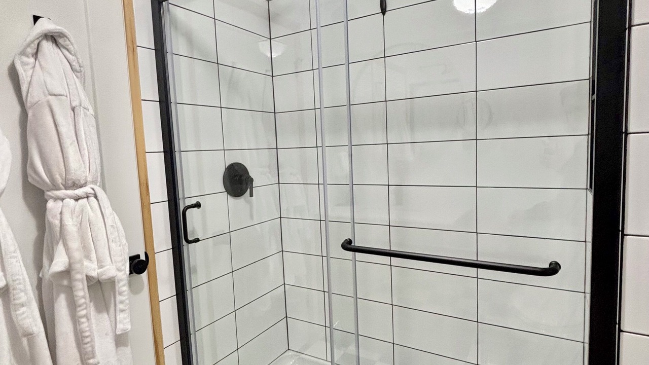 Photo of Bathroom in Lundbreck