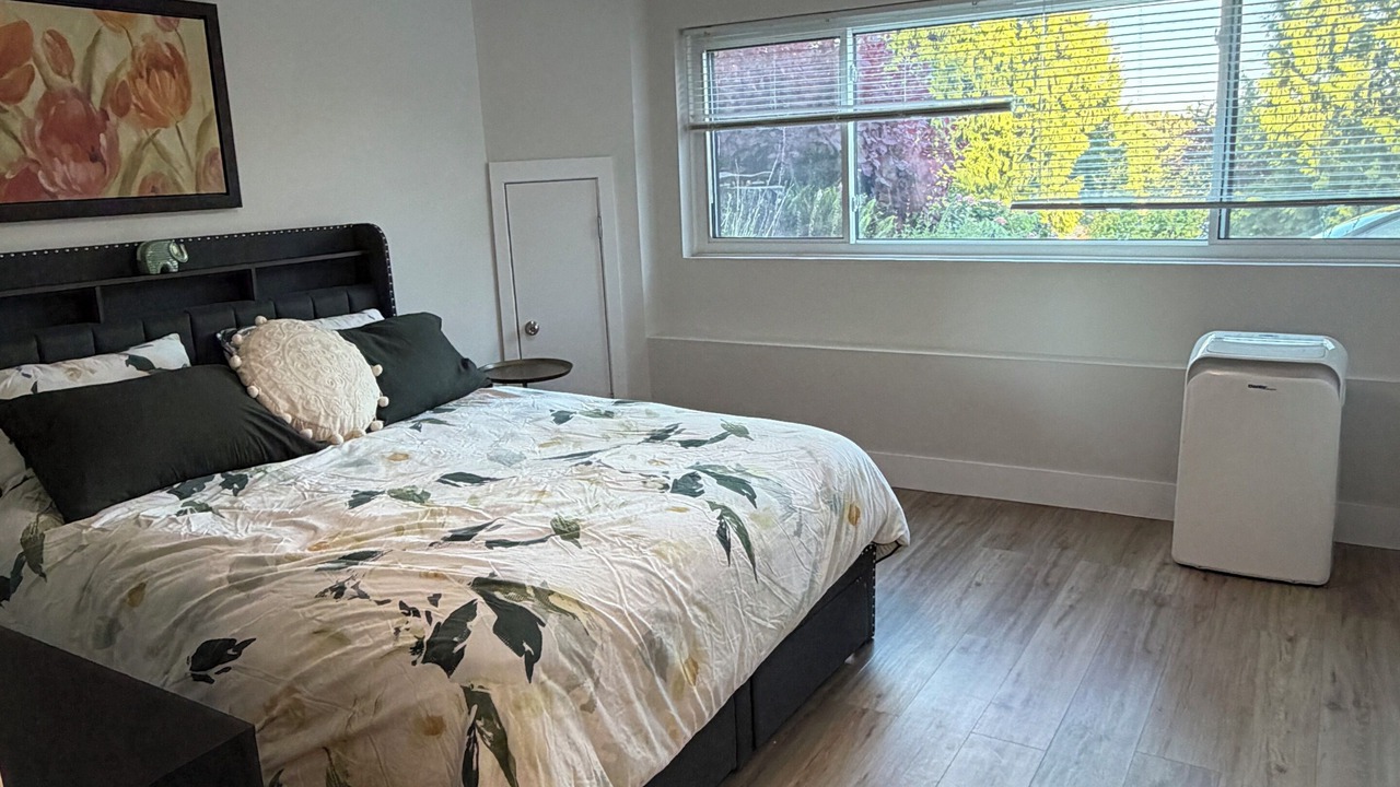 Photo of Bedroom in District of North Vancouver
