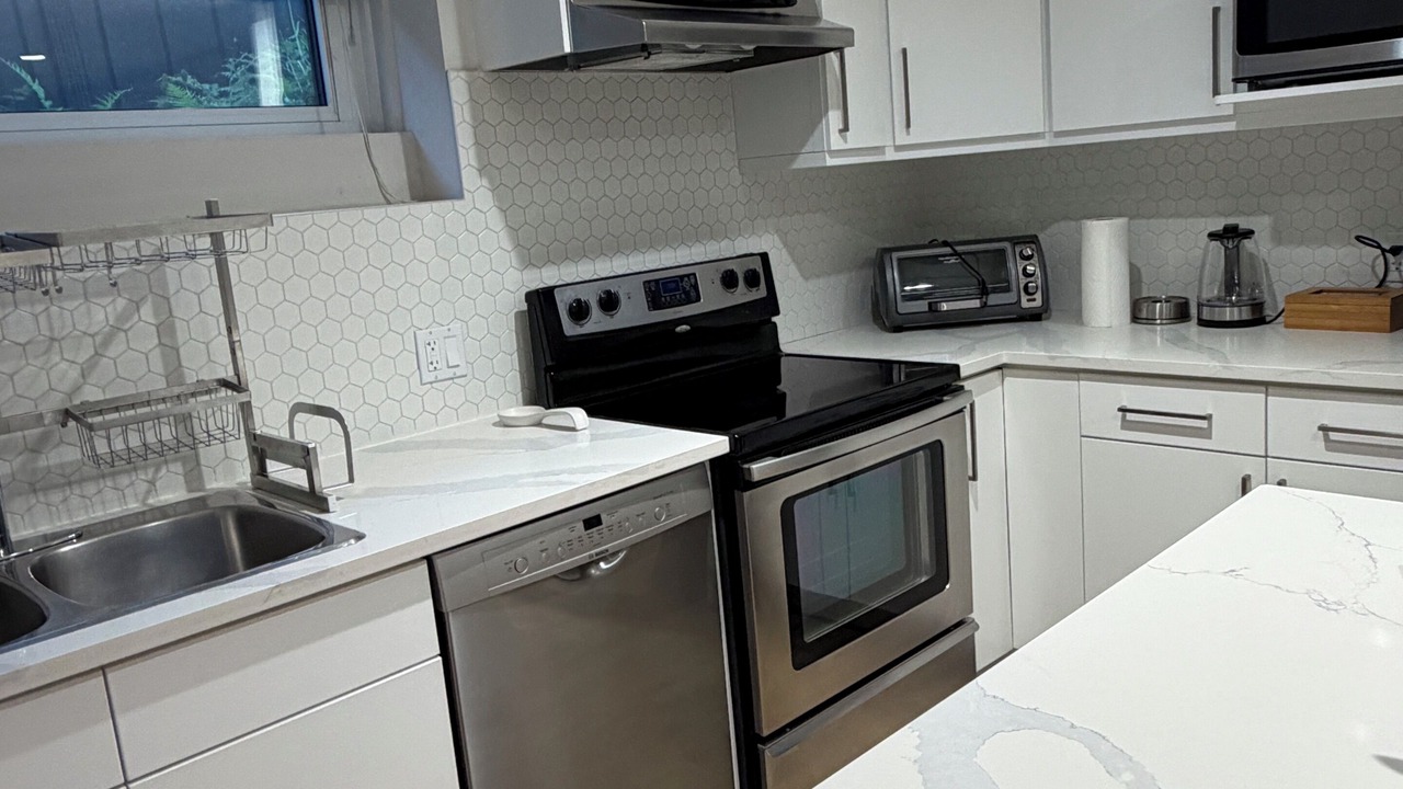 Photo of Kitchen in District of North Vancouver