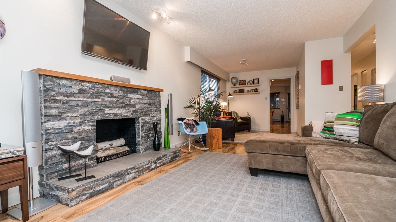Photo of Livingroom in Mount Pleasant