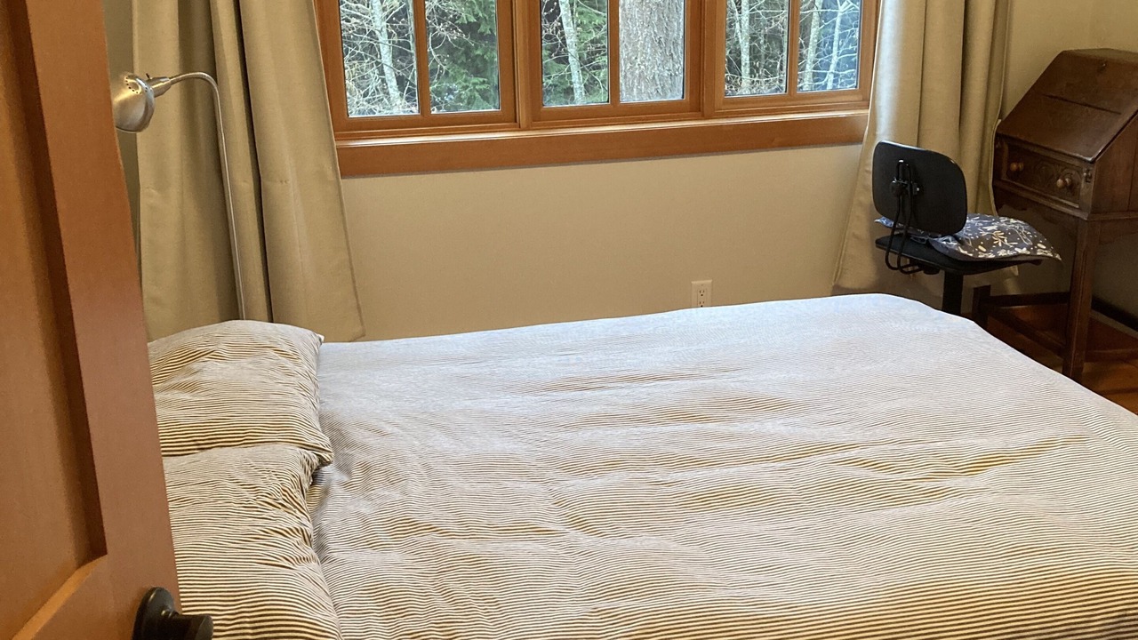 Photo of Bedroom in Bowen Island