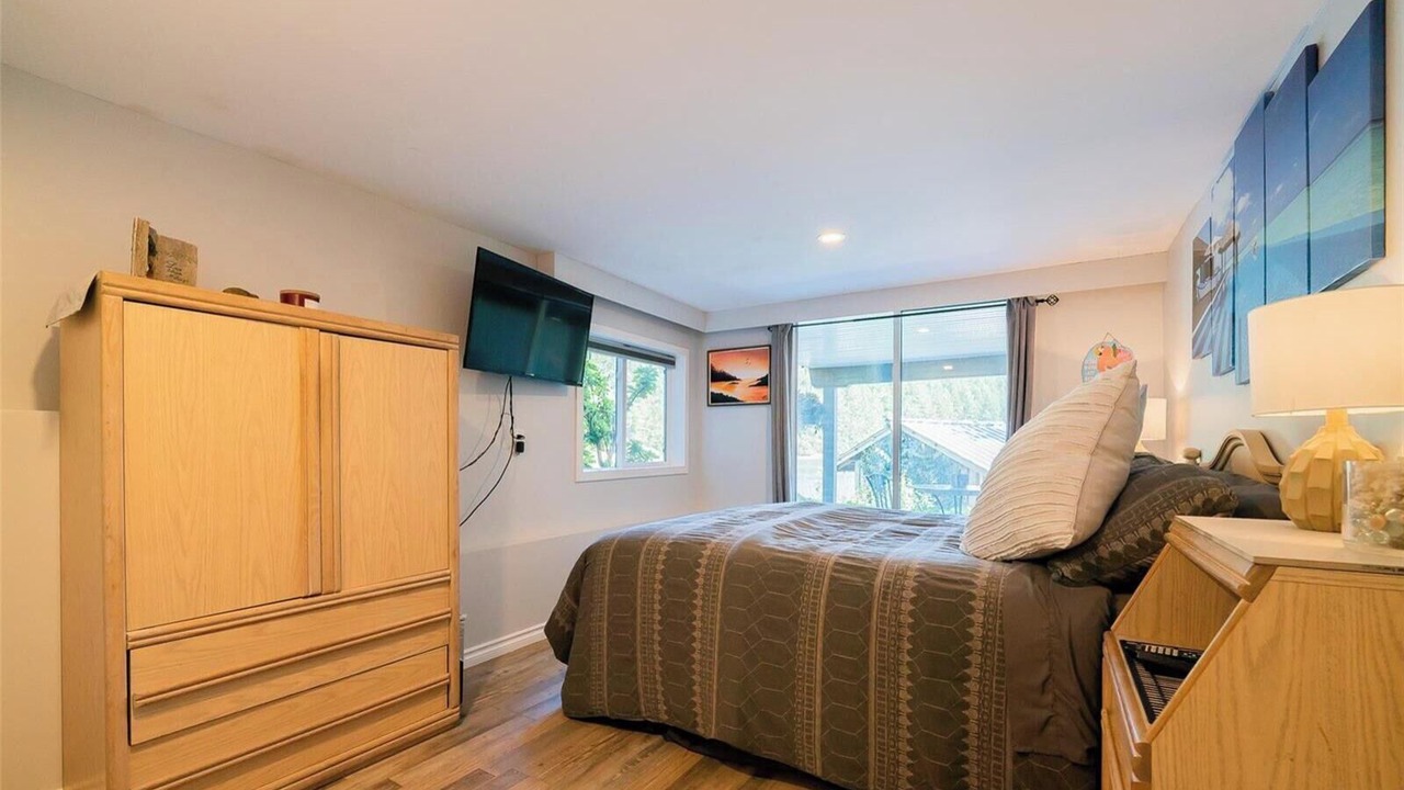 Photo of Bedroom in North Oyster