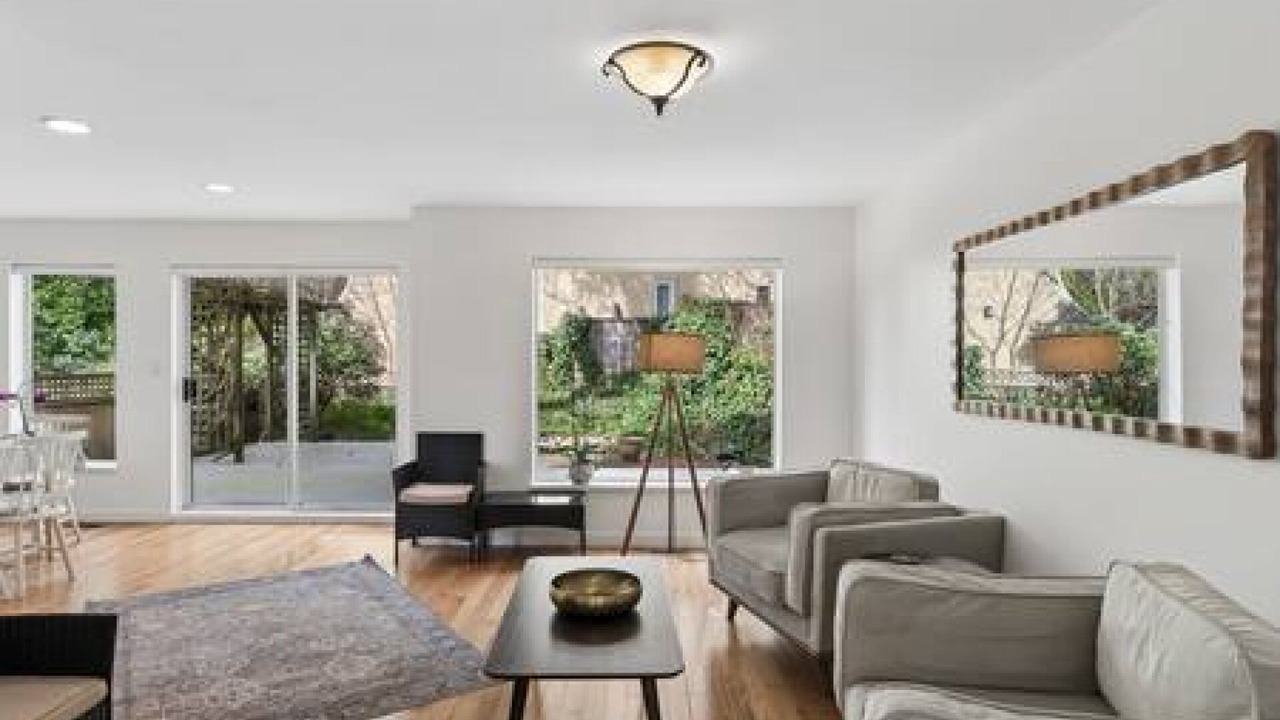 Photo of Livingroom in Upper Lonsdale