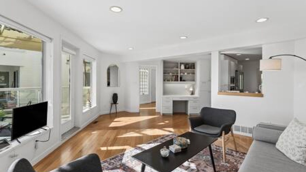 Photo of Livingroom in Upper Lonsdale