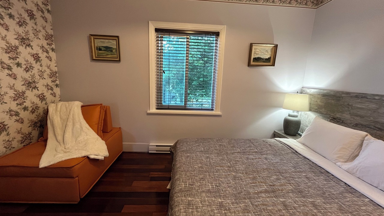 Photo of Bedroom in Saanich East