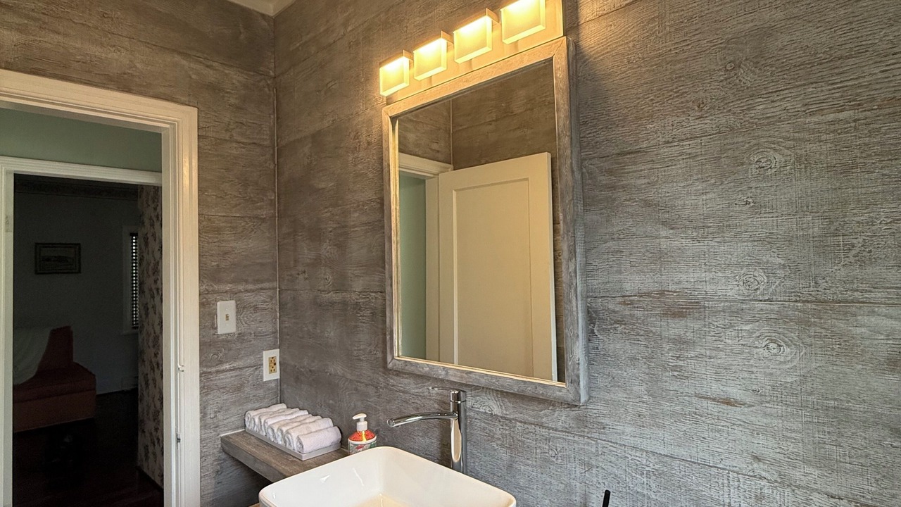 Photo of Bathroom in Saanich East