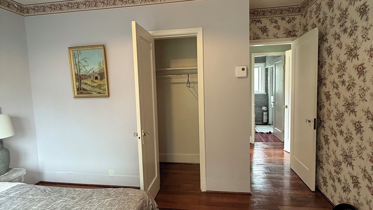 Photo of Bedroom in Saanich East