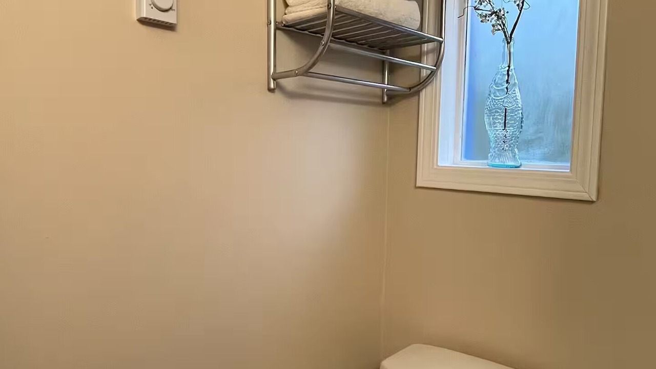 Photo of Bathroom in Saanich East