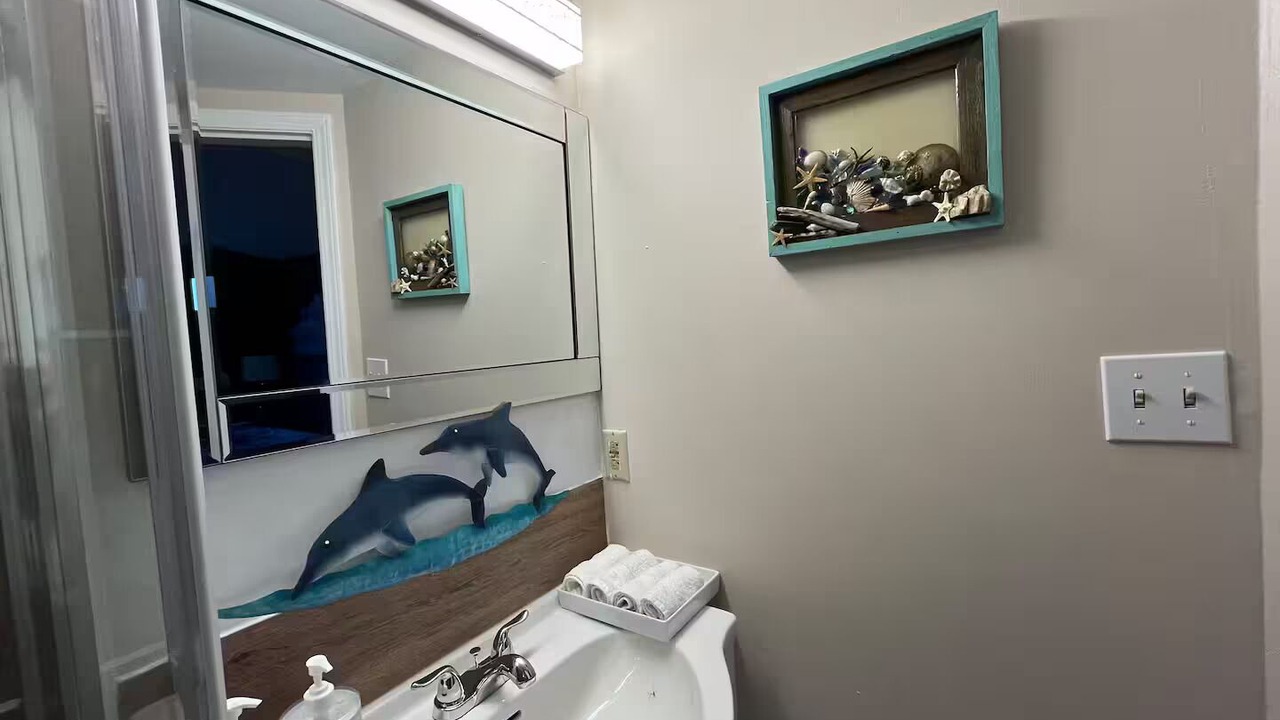 Photo of Bathroom in Saanich East