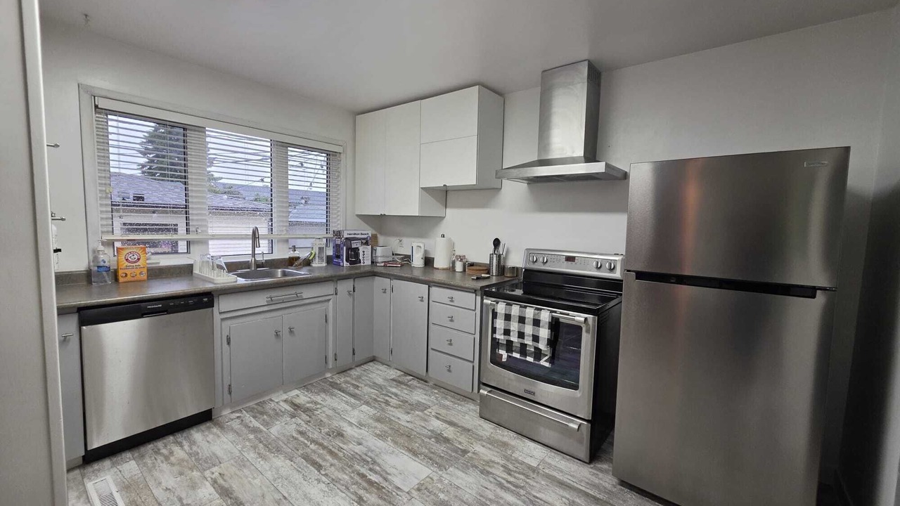 Photo of Kitchen in Jasper Place