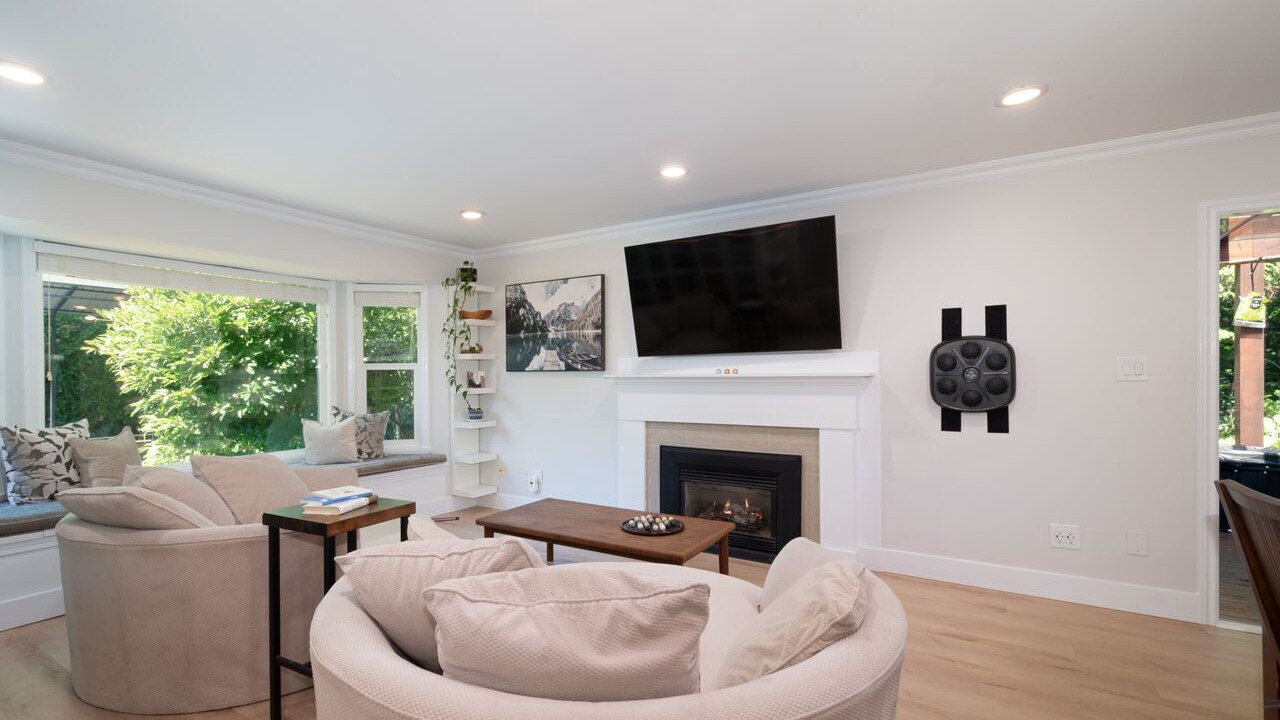 Photo of Livingroom in Deep Cove
