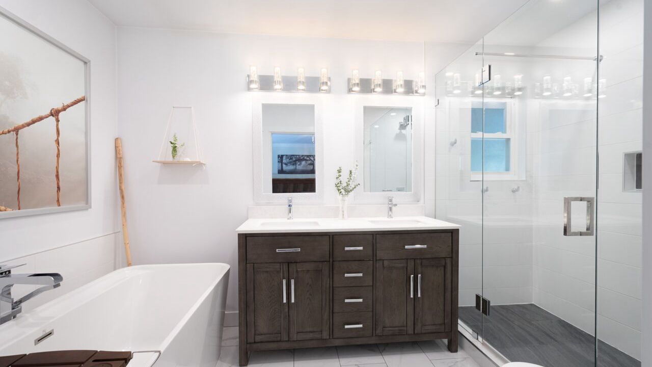 Photo of Bathroom in Deep Cove