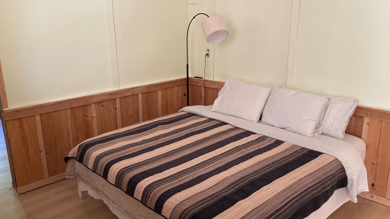 Photo of Bedroom in Whaletown