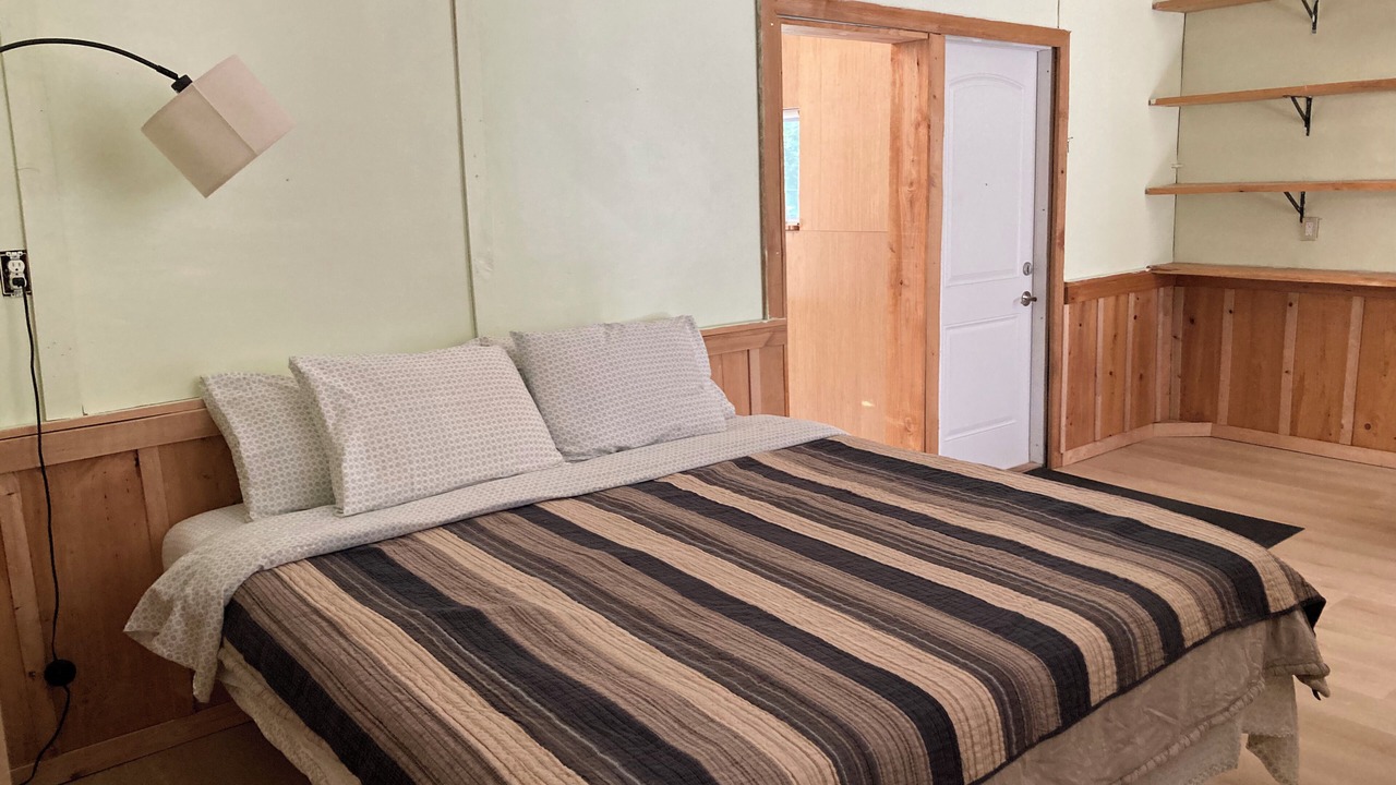 Photo of Bedroom in Whaletown