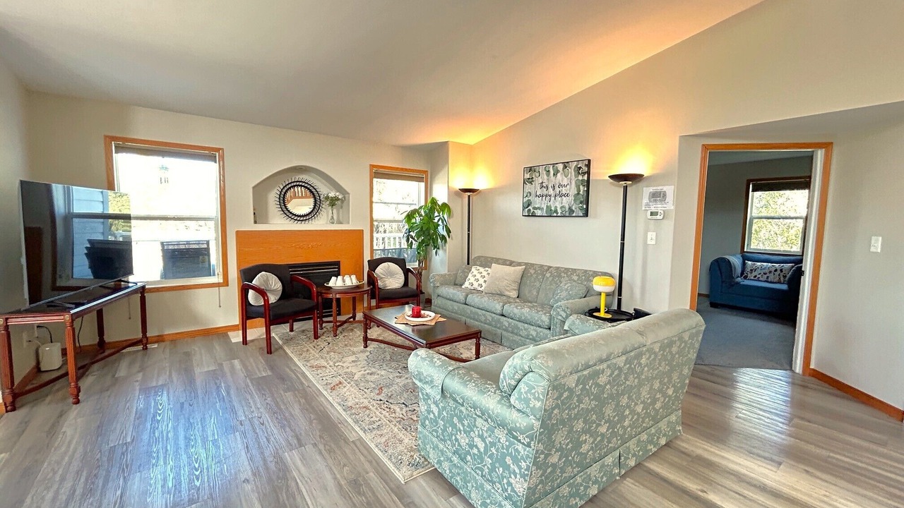 Photo of Livingroom in Sylvan Lake