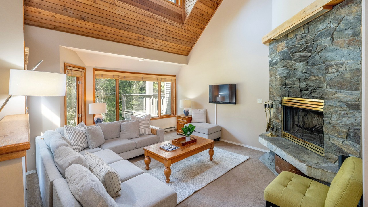 Photo of Livingroom in Upper Village