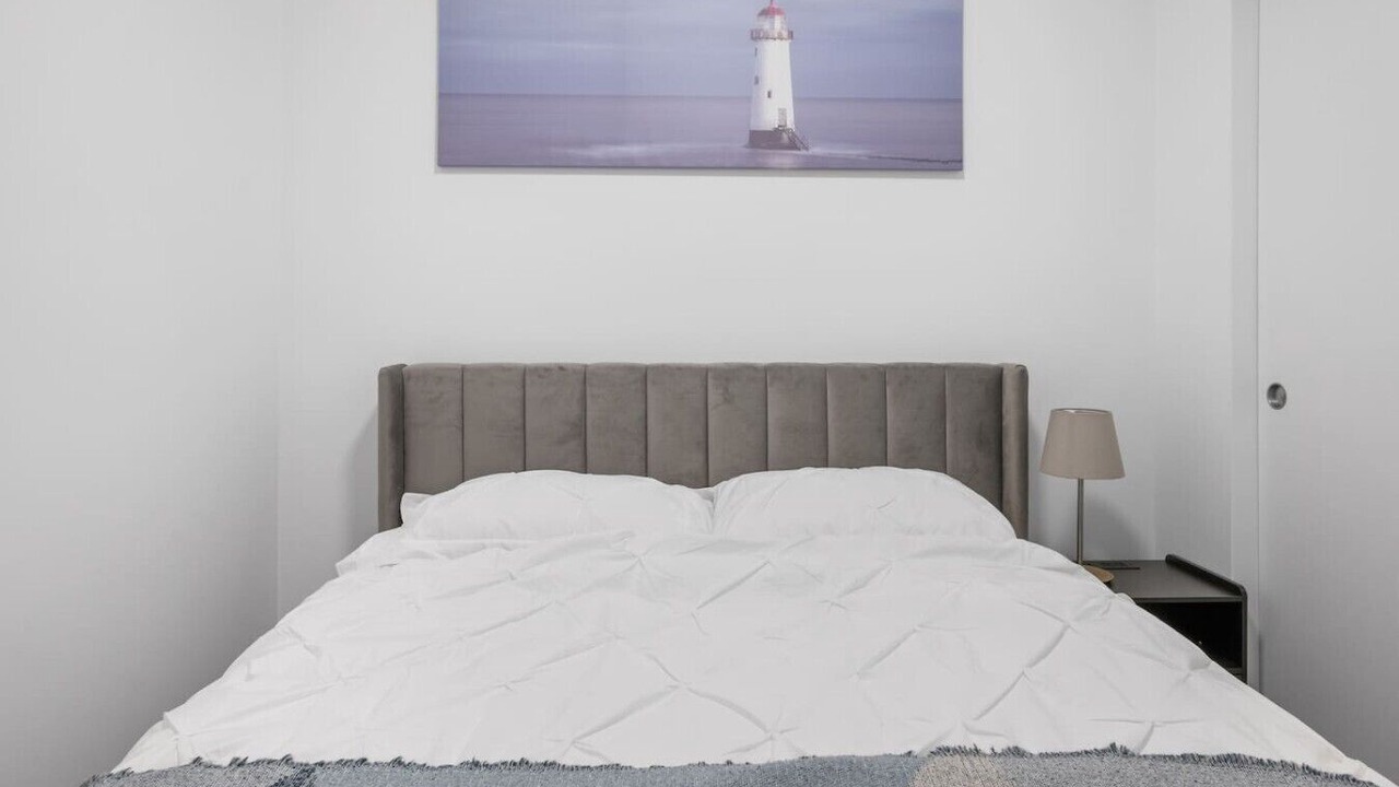 Photo of Bedroom in Crescent Heights