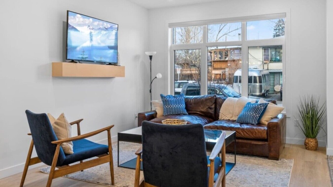 Photo of Livingroom in Southwest Calgary