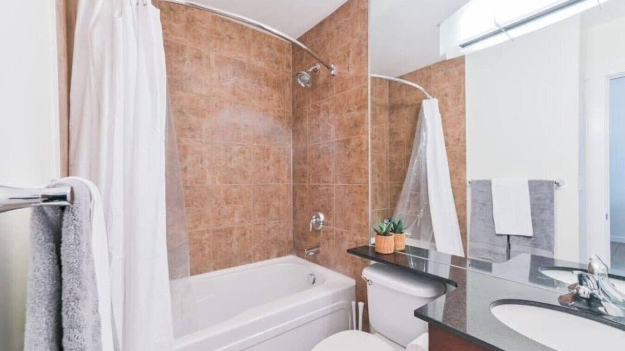 Photo of Bathroom in Haysboro